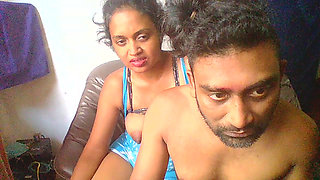 Visited widowed MILF on vacation - She Walks In Whist i was naked