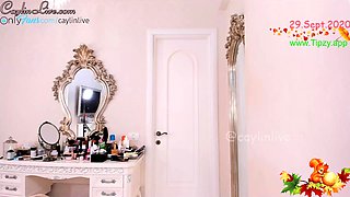 Sexy webcam brunette with big boobs