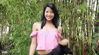 Sexy Babe with Amazing Ass