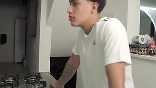Thick stepsister didn't mind to play with his huge cock in the kitchen