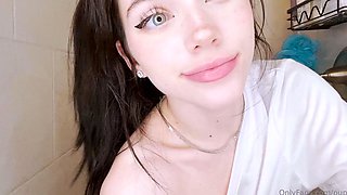 Puppiwi Petite Showing Off Her Tits And Teasing Onlyfans