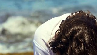 Skinny Czech MILF Anetta Keys poses nude