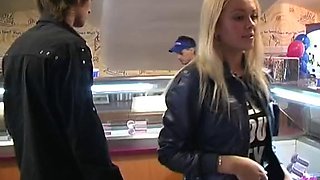 My girlfriend sucking