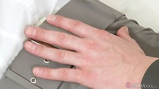 Cheating with squirting cougar from the office full scene - mummy porno