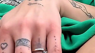 Italian Girl Gets Her Pussy Licked Well in Camporella and Gives a Blowjob