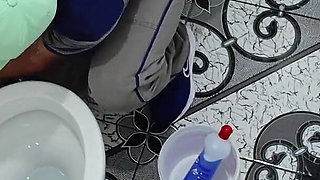 Married Nurse Was Caught Employee in Hospital Bathroom!