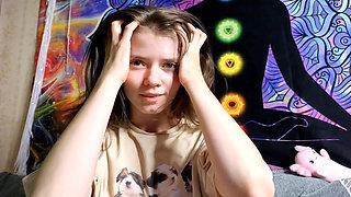 ✿This girl teases you with her cute face / so