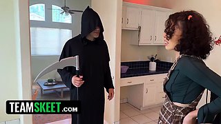 “display me what that humid little pussy perceives like” nanny rode by her creepy manager (halloween special)