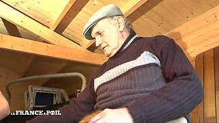 Cindy Gets Analized Outdoor in Threeway with Papy Voyeur