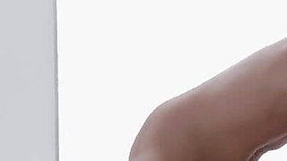 Big Tits Girlfriend Belle Claire Got Her Pussy Stretched