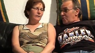 Deutsches Amateur-Reifepaar allein zu Hause