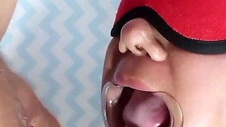 Amateur Facial with Fetish Cumshot Retractor