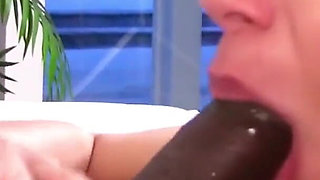 Ebony MILF meets black guy with a huge cock at tinder