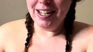 Big boob brunette masturbates on webcam
