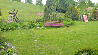 Wanilianna wanking her muff in garden