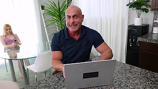 Stepsis Dont Want Stepbro To Leave Her - Gracey Snow