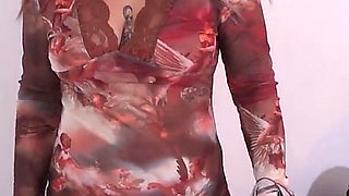 Luna, a Colombian MILF with Big Tits and a Beautiful Ass, Seduces You While Changing Her Clothes.