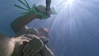 Girl Swimming Naked Underwater No Panties