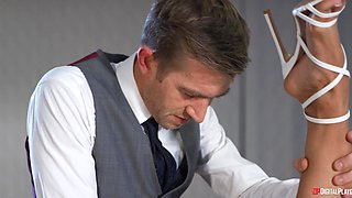 Sienna Day's Wild Anal Passion Explodes in Sultry Kitchen Heat