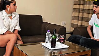Amateur Latina Milf Masturbates on Cam