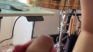 The Cleaning Lady Sucks Her Boss and Takes a Good Facial