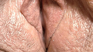 Horny mature aussie nanny displaying her big meaty fanny