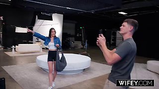 WIFEY Stunning Hotwife Amiee Cambridge Gets Stretched Out By Monster BBC While Holding Hubbys Hands