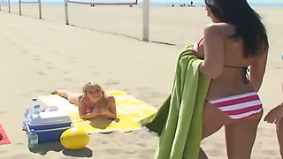 Lesbian Foursome Vibrator Play with Toys