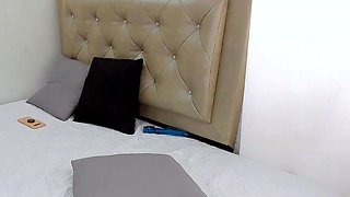 Solo webcam tranny masturbation