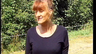 Peeing Session with German Mature Lady Who Likes to Do It Outdoor