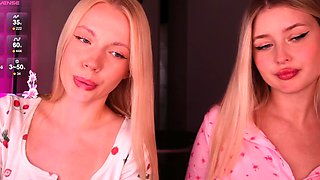 Amateur blonde teen beauty fucked hard as she pussy toys
