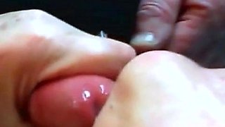 Old Lady Gives Amateur Blowjob