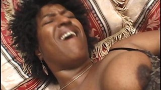 Mature BBW Lady Ebony Charm Invites Young Plump Hottietaresha to Have Some Fun with Double Sided Dildo