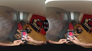 Arianna delivers sensual VR service in high quality passion