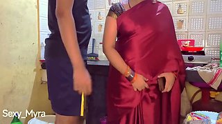 Desi bhabhi got fucked in kichen very hard