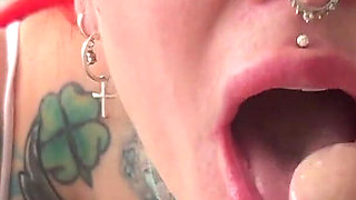 I'm a Hot Sloppy Deepthroat Queen!
