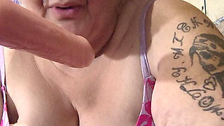 She's Sucking and Fucking the Real Fucking Machine What a Cumshot in Between