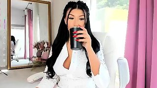 Brunette Couch Webcam Solo Fun Masturbating