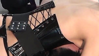 Investigator Captured by Dark Organization Female Boss Refuses to Confess Identity, Even After Repeated Facesitting and Biting