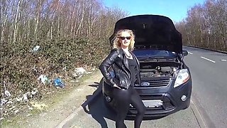 Outdoor Blowjob - Schwanzlutscherin im Freien!