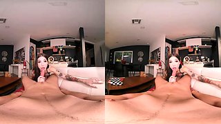 Small titted brunette teen fingering on the bed