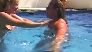 Stepsister With Huge Tits Seduces Her Stepbrother On Vacation By The Pool