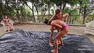 Super Oil Fight of Three Cuties