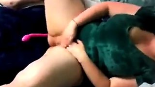 Curvy Girl Squirts with her Dildo on Webcam