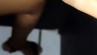 Adoro chupar uma rola no GloryHole, ainda mais quando