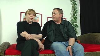 German Granny Threesome with Big Dick Sharing - Diana Kaiser Amateur MILF