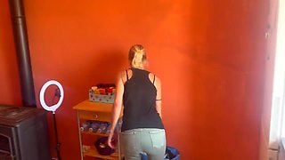 Im Washing The Dishes, What Do You Wat? A Blowjob - Hot Wife In The Kitchen