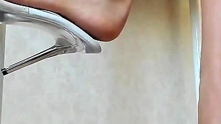 Latex Goddess in High Heel Sandals - Live Stream