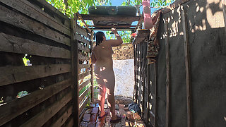 Outdoor Shower Couple