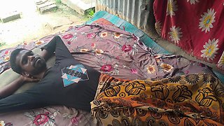 Fresh bhabhi ne khana banaa kar bulane aaya to chudai ki